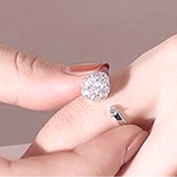 Spinner ring sterling silver plated , cz Diamond adjustable new!!! - Picture 6 of 9